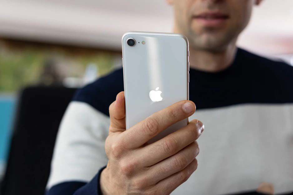 بررسی گوشی موبایل اپل iPhone SE 3